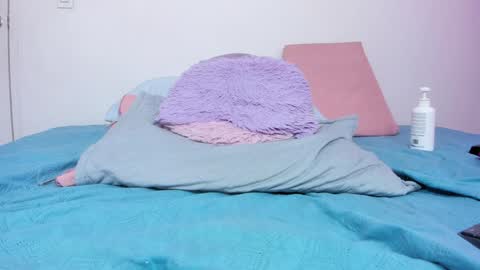 Snapshot of antonella_bonnet_ chatting on January 10, 2025, 10:25 pm ANTONELLA online show from January 10, 2025, 10:25 pm