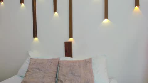 A N T O N E L L A  online show from March 4, 2025, 3:15 pm