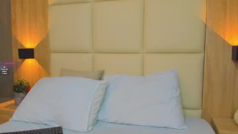 A N T O N E L L A  online show from October 1, 2025, 12:22 pm