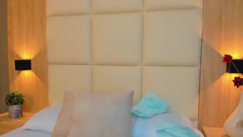 A N T O N E L L A  online show from November 13, 2025, 12:26 pm