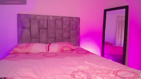 Antonella online show from November 8, 2025, 9:57 pm