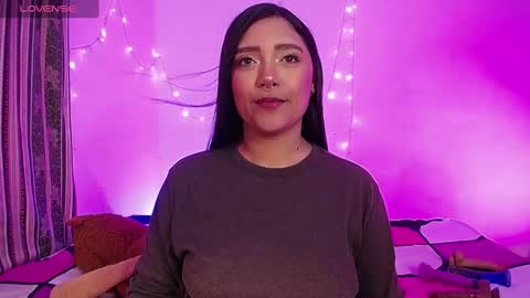 Snapshot of antonella_latin_curvy chatting on February 6, 2025, 12:22 am Anne online show from February 6, 2025, 12:22 am
