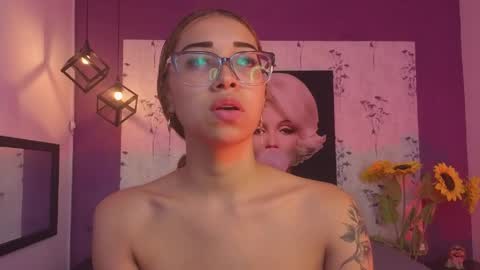 Antonella online show from April 6, 2026, 12:17 pm