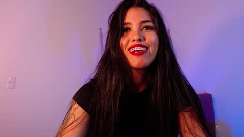 Snapshot of antonella_miller18 chatting on December 22, 2024, 9:00 am Antonella online show from December 22, 2024, 9:00 am