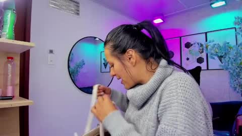 Snapshot of antonella_rivers chatting on May 1, 2026, 12:43 pm Antonella. online show from May 1, 2026, 12:43 pm