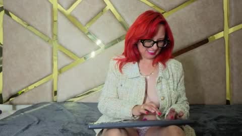 Snapshot of antonella_santorini chatting on May 27, 2026, 1:57 am online show from May 27, 2026, 1:57 am
