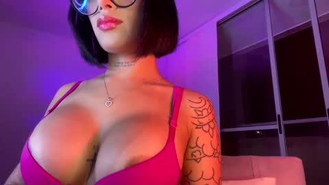 Snapshot of antonella_silva chatting on January 10, 2025, 12:27 am Anto online show from January 10, 2025, 12:27 am