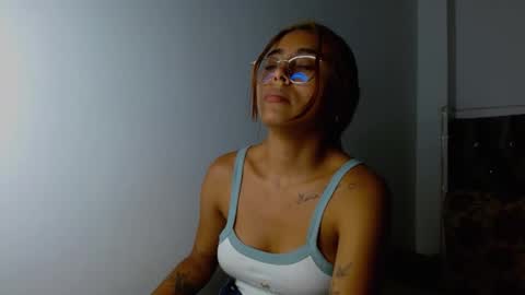 Snapshot of antonellaandnoah chatting on February 27, 2025, 3:14 am AntonellaAndNoah online show from February 27, 2025, 3:14 am