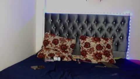 Snapshot of antonellaandnoah chatting on March 3, 2025, 10:42 pm AntonellaAndNoah online show from March 3, 2025, 10:42 pm