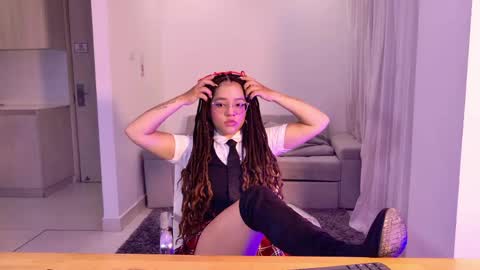 Antonella online show from May 7, 2026, 4:07 am