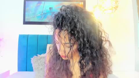 AntonellaHall  online show from March 4, 2025, 11:51 am