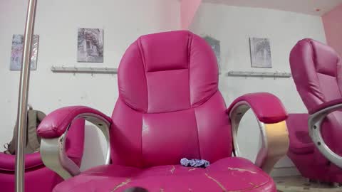 ANTONELLA online show from November 29, 2025, 11:35 am