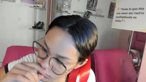 Snapshot of antonellakling_ chatting on June 25, 2026, 1:04 pm ANTONELLA online show from June 25, 2026, 1:04 pm