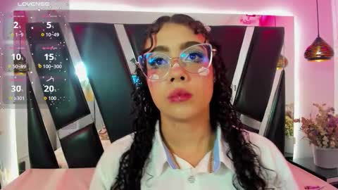 A N T O N E L L E  online show from September 12, 2025, 11:32 am