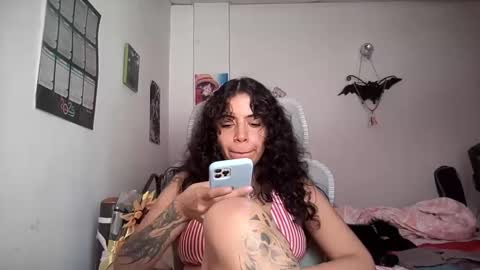 Snapshot of antoniabloom chatting on January 6, 2026, 5:27 pm Antonia online show from January 6, 2026, 5:27 pm