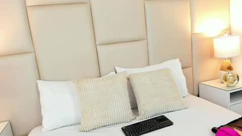 Snapshot of antoniaross chatting on January 16, 2026, 11:58 am Antonia online show from January 16, 2026, 11:58 am