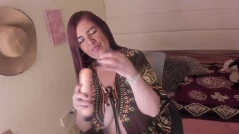antoniasalas online show from April 10, 2026, 3:45 am