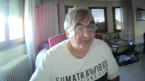 Snapshot of antonio2605 chatting on December 6, 2024, 11:00 am Antonio online show from December 6, 2024, 11:00 am