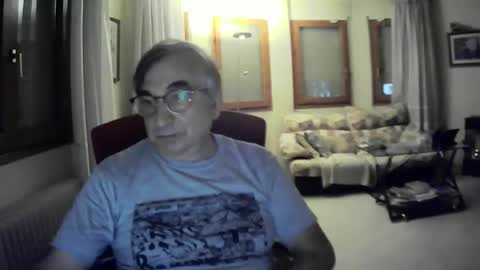 Snapshot of antonio2605 chatting on December 24, 2024, 10:17 pm Antonio online show from December 24, 2024, 10:17 pm