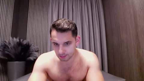 HI My name is Antonio online show from December 16, 2025, 8:03 pm