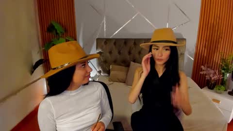 Snapshot of antonnellae chatting on October 22, 2025, 5:30 am Antonella online show from October 22, 2025, 5:30 am