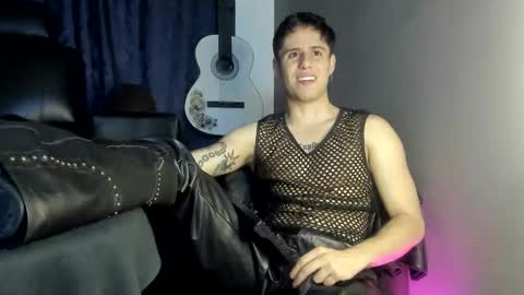 antonnello_ online show from December 16, 2025, 2:38 am