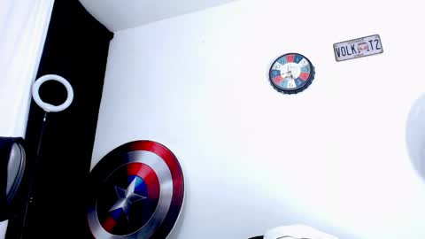 Instagram miguelangel1802  online show from May 29, 2026, 4:43 am
