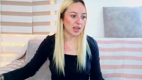 Antonia online show from June 30, 2026, 7:15 pm