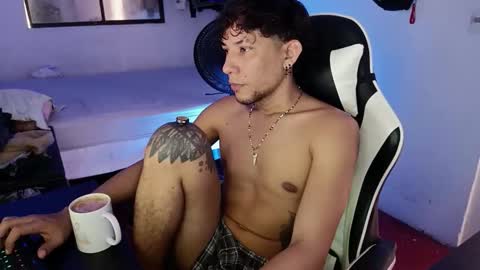 AnuarDHM online show from December 1, 2025, 4:12 pm