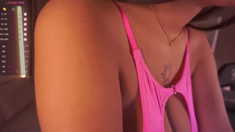 Snapshot of anuricbriny chatting on October 1, 2025, 8:59 pm Sunday - start 0400 PM GMT -4 online show from October 1, 2025, 8:59 pm