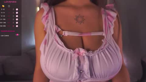 Snapshot of anuricbriny chatting on October 28, 2025, 8:33 pm Sunday - start 0400 PM GMT -4 online show from October 28, 2025, 8:33 pm