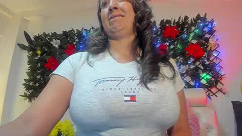 Snapshot of any_mour chatting on December 26, 2024, 3:42 pm any mour online show from December 26, 2024, 3:42 pm