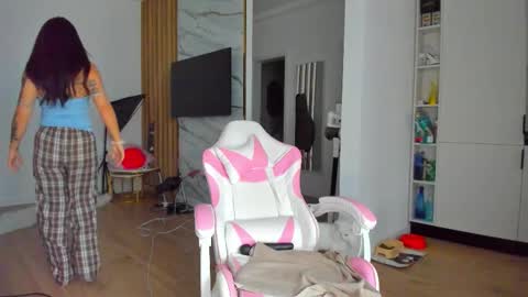 Snapshot of anya_belle_ chatting on March 1, 2026, 6:26 am Anya online show from March 1, 2026, 6:26 am