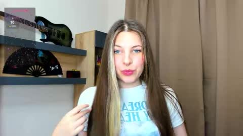 Snapshot of anya_seven chatting on October 5, 2025, 5:44 pm Anya online show from October 5, 2025, 5:44 pm