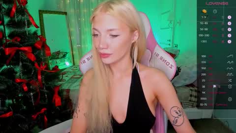 Snapshot of anyataylorr chatting on December 20, 2025, 6:31 am Anya online show from December 20, 2025, 6:31 am