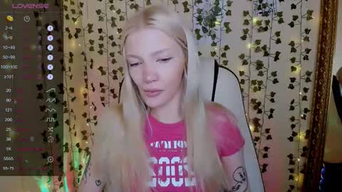 Snapshot of anyataylorr chatting on February 3, 2026, 2:10 am Anya online show from February 3, 2026, 2:10 am