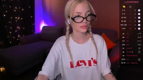 Snapshot of anyataylorr chatting on April 20, 2026, 2:25 am Anya online show from April 20, 2026, 2:25 am