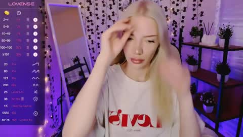 Snapshot of anyataylorr chatting on April 29, 2026, 2:15 am Anya online show from April 29, 2026, 2:15 am