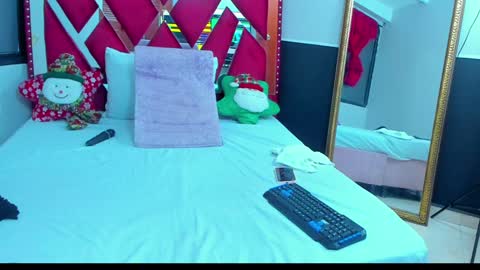 Snapshot of anyelamature chatting on December 23, 2024, 10:42 am Anyela online show from December 23, 2024, 10:42 am