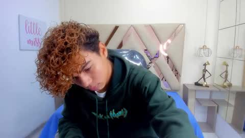 Snapshot of anyelotwink chatting on February 25, 2026, 9:46 pm anyelotwink online show from February 25, 2026, 9:46 pm