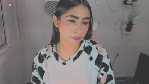anyeluz_z online show from October 7, 2025, 5:15 am