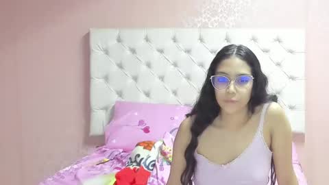 Snapshot of aome_rainbow2 chatting on February 24, 2025, 4:27 am Aome Rainbow online show from February 24, 2025, 4:27 am