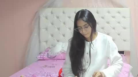 Snapshot of aome_rainbow2 chatting on November 22, 2025, 6:34 am Aome Rainbow online show from November 22, 2025, 6:34 am