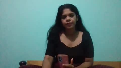 Snapshot of apa142817 chatting on April 6, 2026, 12:39 pm Aparalux online show from April 6, 2026, 12:39 pm