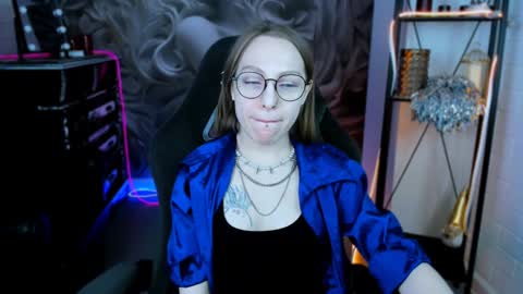 Snapshot of aphexqueen chatting on January 24, 2025, 12:20 pm APHEX QUEEN online show from January 24, 2025, 12:20 pm