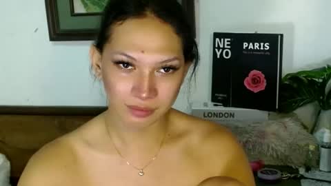 Snapshot of aphr0dite_x chatting on November 23, 2025, 3:01 pm Roman Goddess online show from November 23, 2025, 3:01 pm