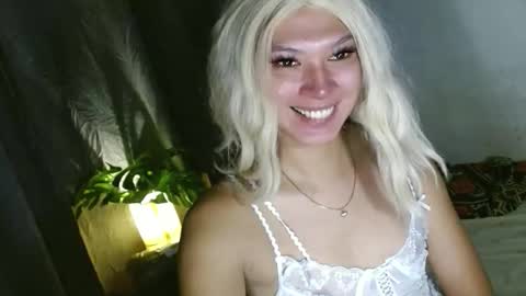 Snapshot of aphr0dite_x chatting on January 6, 2026, 7:23 am Roman Goddess online show from January 6, 2026, 7:23 am