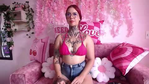 aphrodite__bloom online show from February 12, 2026, 9:32 pm