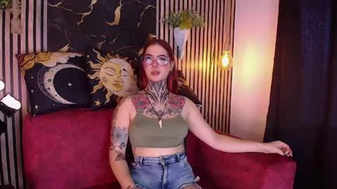 aphrodite__bloom online show from May 7, 2026, 10:48 pm