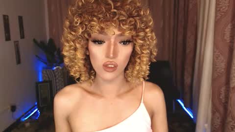 Snapshot of aphrodite_may chatting on September 19, 2025, 10:21 pm kathryn online show from September 19, 2025, 10:21 pm